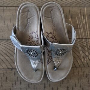 AETREX Metallic Sandals